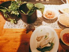 -老牌坊云南鱼豆花火锅(哈西万达店)