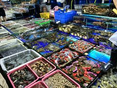 -霞涌市场海鲜摆卖区