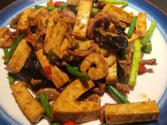 -靠山屯东北农家菜(八龙桥雅苑店)