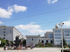 -浙江越秀外国语学院