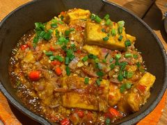 香煎石屏豆腐-云海肴·汽锅鸡·云南代表菜(天山百盛优客店)