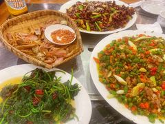 特色尖椒兔-江湖黑大兔(杨家坪店)