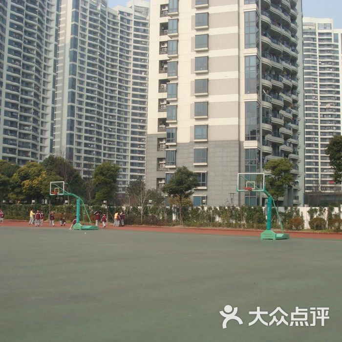建平中学西校操场图片-北京初中-大众点评网