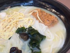 -灵芝妹子海鲜米线(瓦房店新玛特店)