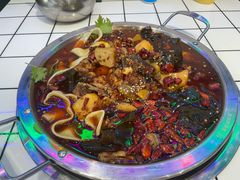 -晓彭肥肠鸡·泡椒鸡火锅(水木天地店)