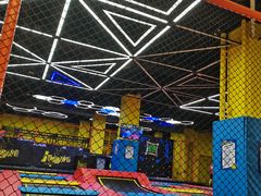 -爱蹦iBOON蹦床运动馆(江汉店)