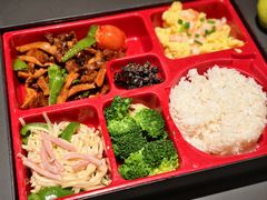 -上海浦东保时捷中心