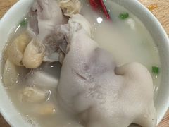 -雷祖芳老妈蹄花店