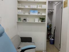 -世龙世家灰指甲·甲沟炎·跖疣护理·修脚(东江湾路店)