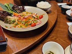 -老滇山寨•云南特色菜•地方菜•民族风情歌舞表演(金碧店)