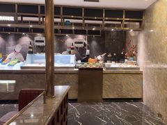 -半岛翡丽海鲜自助餐厅(观风亭店)