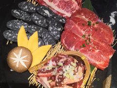 -山川小町·极番烧肉(新地假日广场店)
