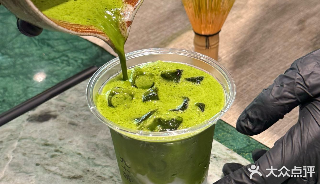 卧卧卧。。。偶遇了英博球员在罗斯福买冰淇淋