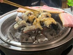 -围炉肉舍•炭烤活鳗•丹东海鲜烤肉(步行街店)