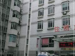 -上海远大心胸医院-地面停车场