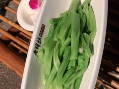 -老牌坊云南鱼豆花火锅(哈西万达店)