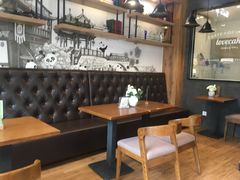 卡座-爱达乐面包生日蛋糕(崇州金都汇店)