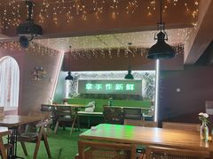 -Dragon Pizza•圆脸龙披萨·牛排餐厅
