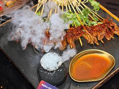 -何师烧烤·香辣蟹·川菜·30年老品牌(太古里旗舰店)
