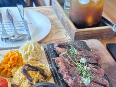 -Mark&Mars Restaurant