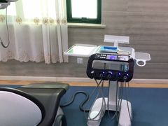 -茂菊口腔连锁(浦东南路店)