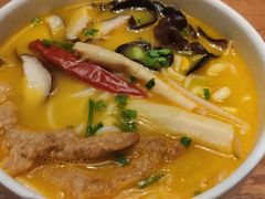 -云海肴·汽锅鸡·云南代表菜(天山百盛优客店)