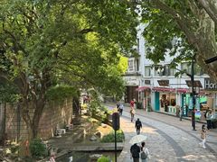 -猫的天空之城概念书店(杭州南宋御街店)