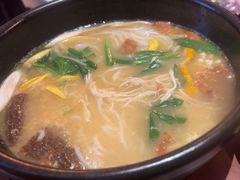 -银米·云南传统过桥米线(双廊黑金冠店)
