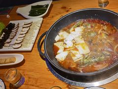 黄辣丁鲜鱼锅-小小河边鱼(天润城店)