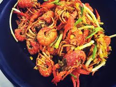 -虾弄弄海派小龙虾·牛羊蝎子火锅