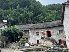 -高荡千年布依古寨旅游景区