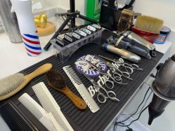 -理昂男士理发店 Barber shop
