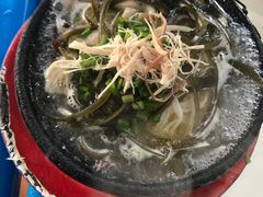 -刚砂锅鸡丝米线