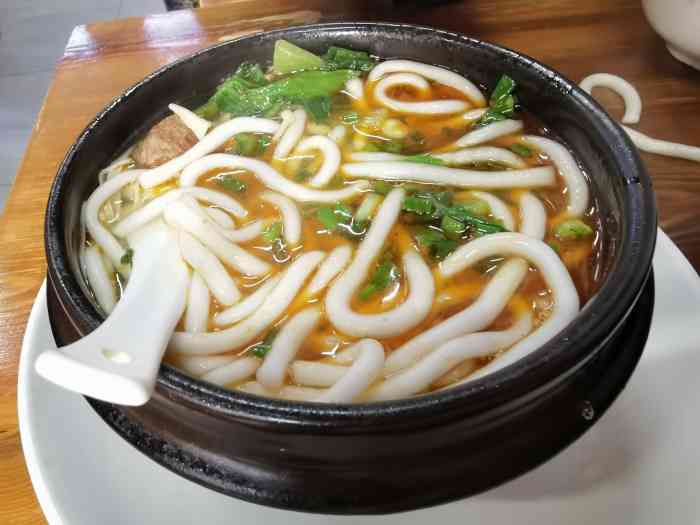 宫廷药膳罐罐面(兴庆路总店)-"是家很好的老店,排骨罐罐面,特别好吃