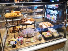 面包甜点陈列柜-巴黎贝甜(右安门店)