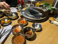 烤肉配菜及蘸料（免费提供）-姜虎东白丁烤肉(恒隆广场店)