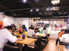 大堂-小山城麻辣香锅(新邻生活广场店)