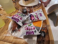 -藏猫猫咖啡主题馆(中央大道店)