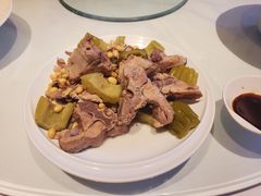 凉瓜黄豆煲排骨-汤城小厨•粤菜•靓汤(苏州街店)