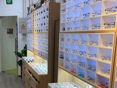 -天空之镜眼镜店蔡司依视路配镜授权零售店(望京颐堤港店)