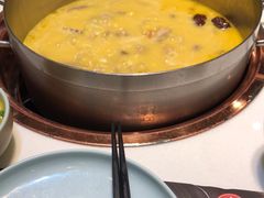 -洪氏嗨捞·猪肚鸡火锅(阳光天地店)