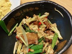 -关东小磨东北菜(上海长风大悦城店)