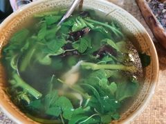 基诺炒时令野菜-基诺山寨.版纳民族特色菜