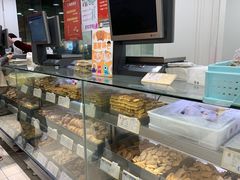 面包甜点陈列柜-上海哈尔滨食品厂(淮海中路店)