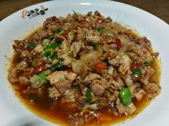陈坛辣椒肉炒肉-渔乡米香·剁椒鱼头(四方坪店)