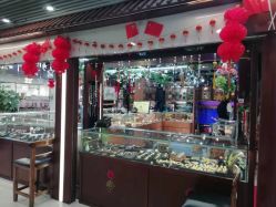 -灵彩珠宝(朗香街店)