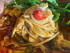 牛肉辣油意面-I HOLIC艾豪丽披萨(KKone店)