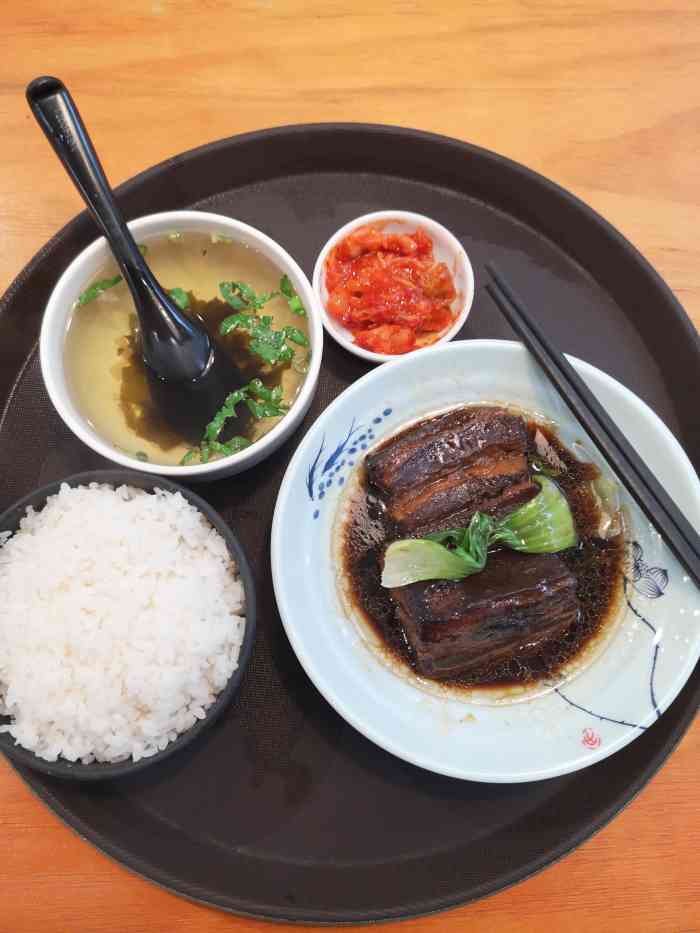 桂记餐厅东坡肉米饭