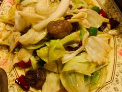 油渣莲白-大融厨·鸡毛店·川菜(果壳里东安湖店)