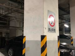 -无锡烤鸭馆中山路店-停车场